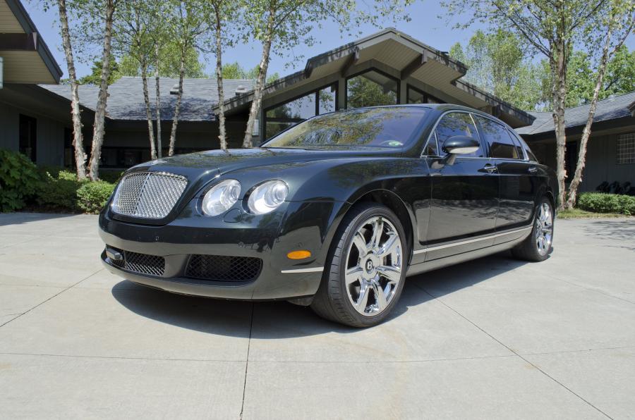  Bentley Continental Flying Spur 2006 года  (фото 2 из 10)